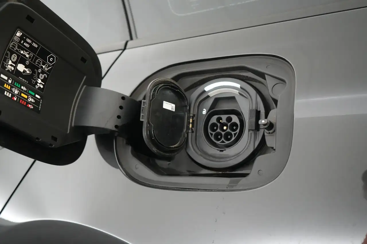 Mercedes-Benz C-Class Break 300e PHEV Business Line LEDER/CUIR LED GPS P, миниатюра 24