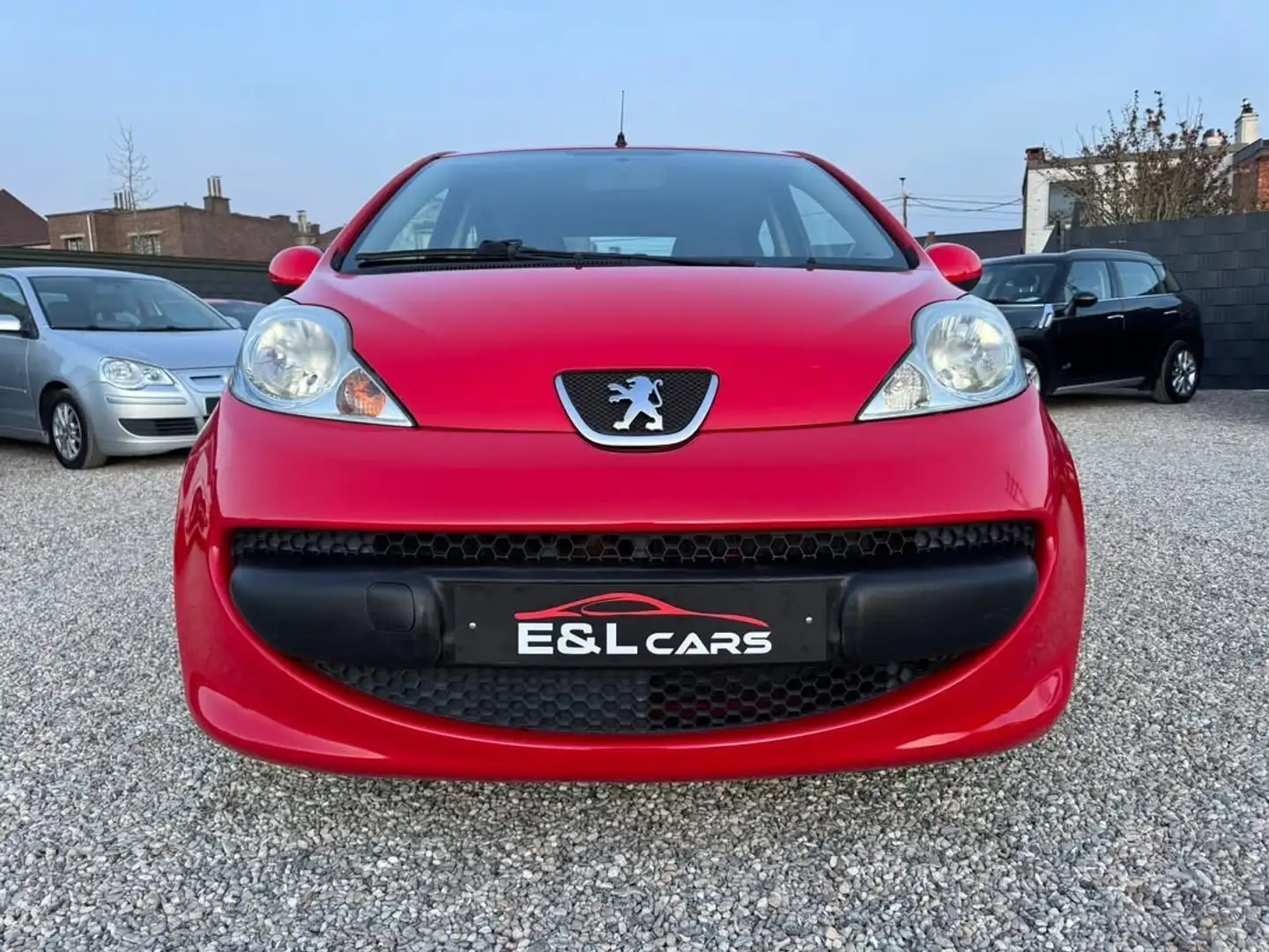 Peugeot 107 1.0i **12 mois de garantie** Rouge - 2