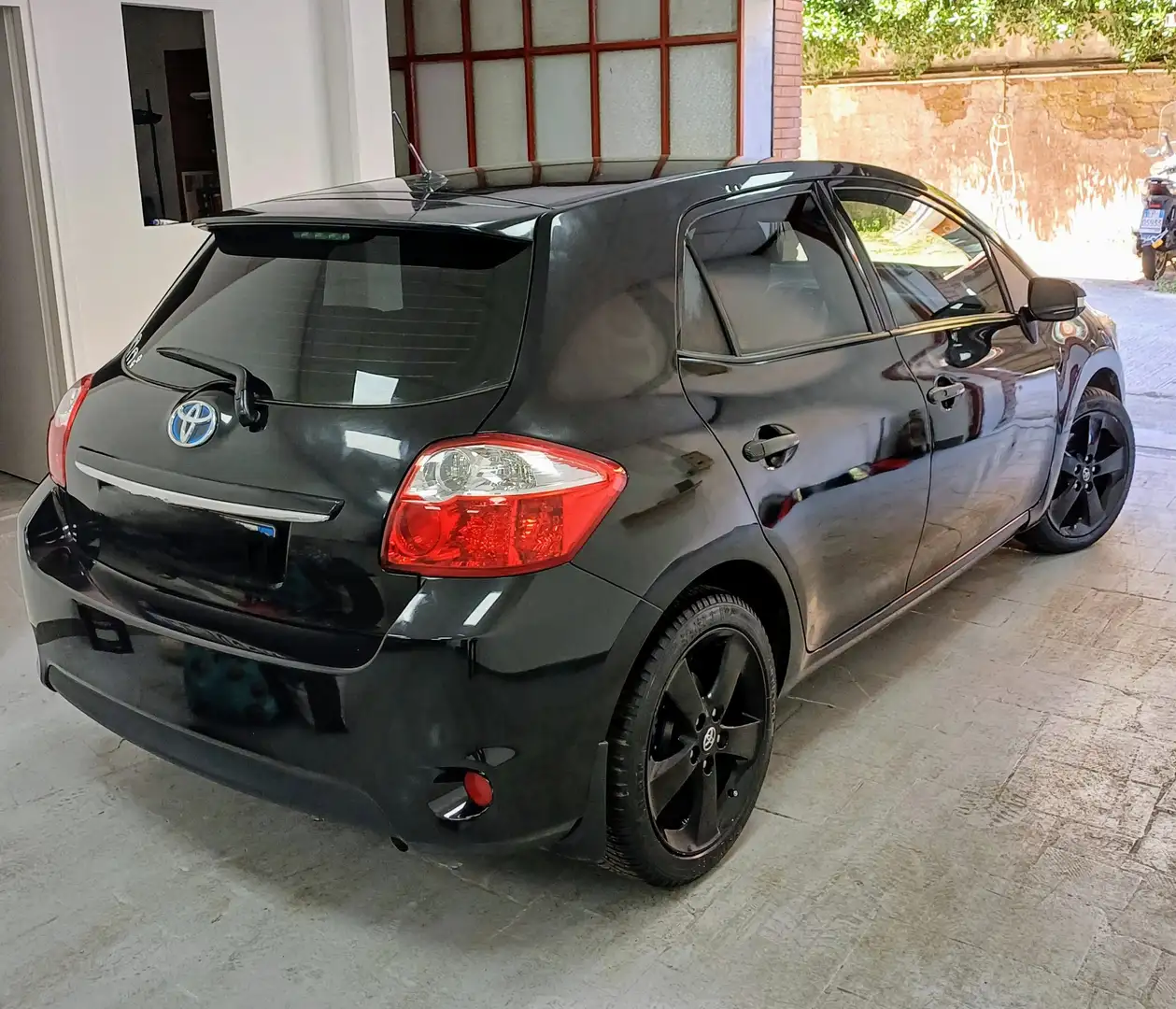 Toyota Auris 5p 1.8 hsd Style - 1