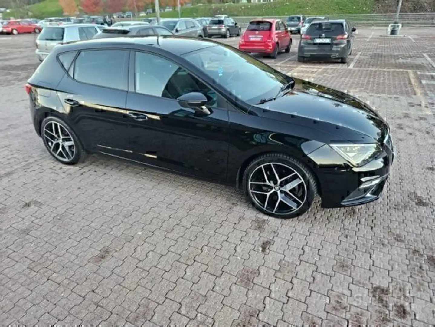 SEAT Leon SEAT LEON FR VALUTIAMO USATO/SCAMBIO Zwart - 1