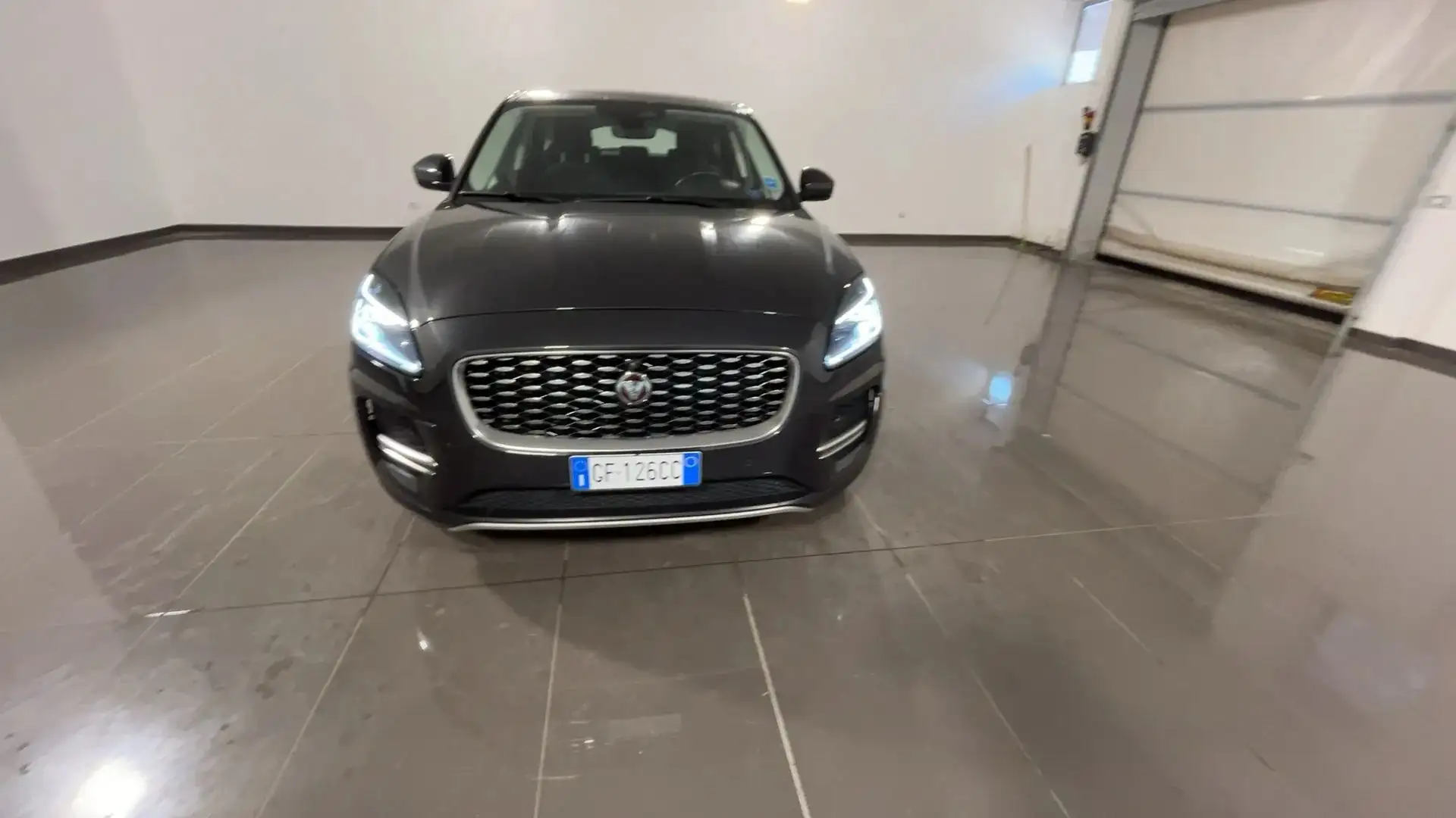 Jaguar E-Pace Gris - 2