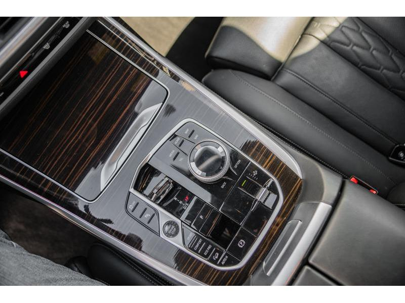 BMW X7 xDrive40d — photo 11