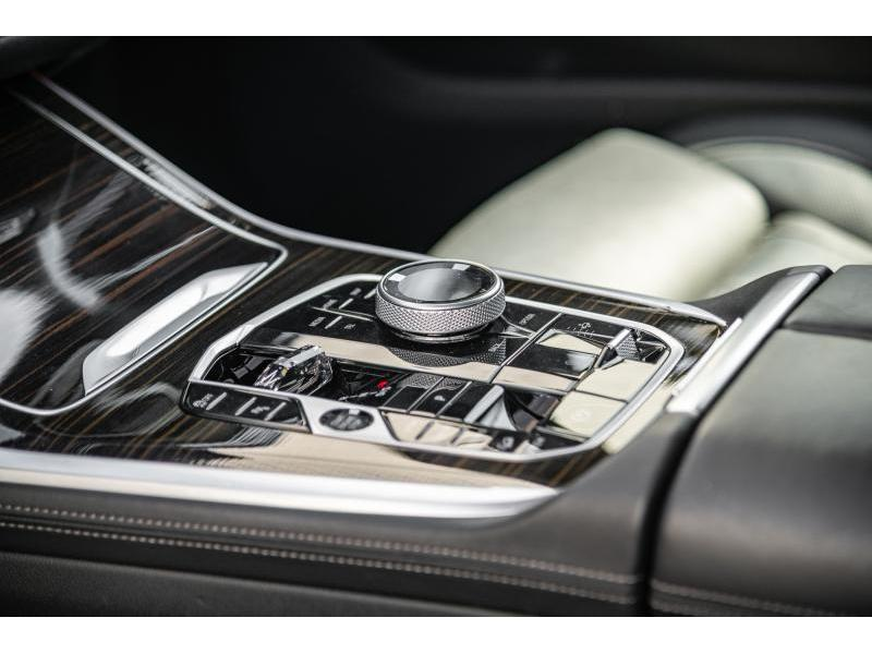 BMW X7 xDrive40d — photo 8