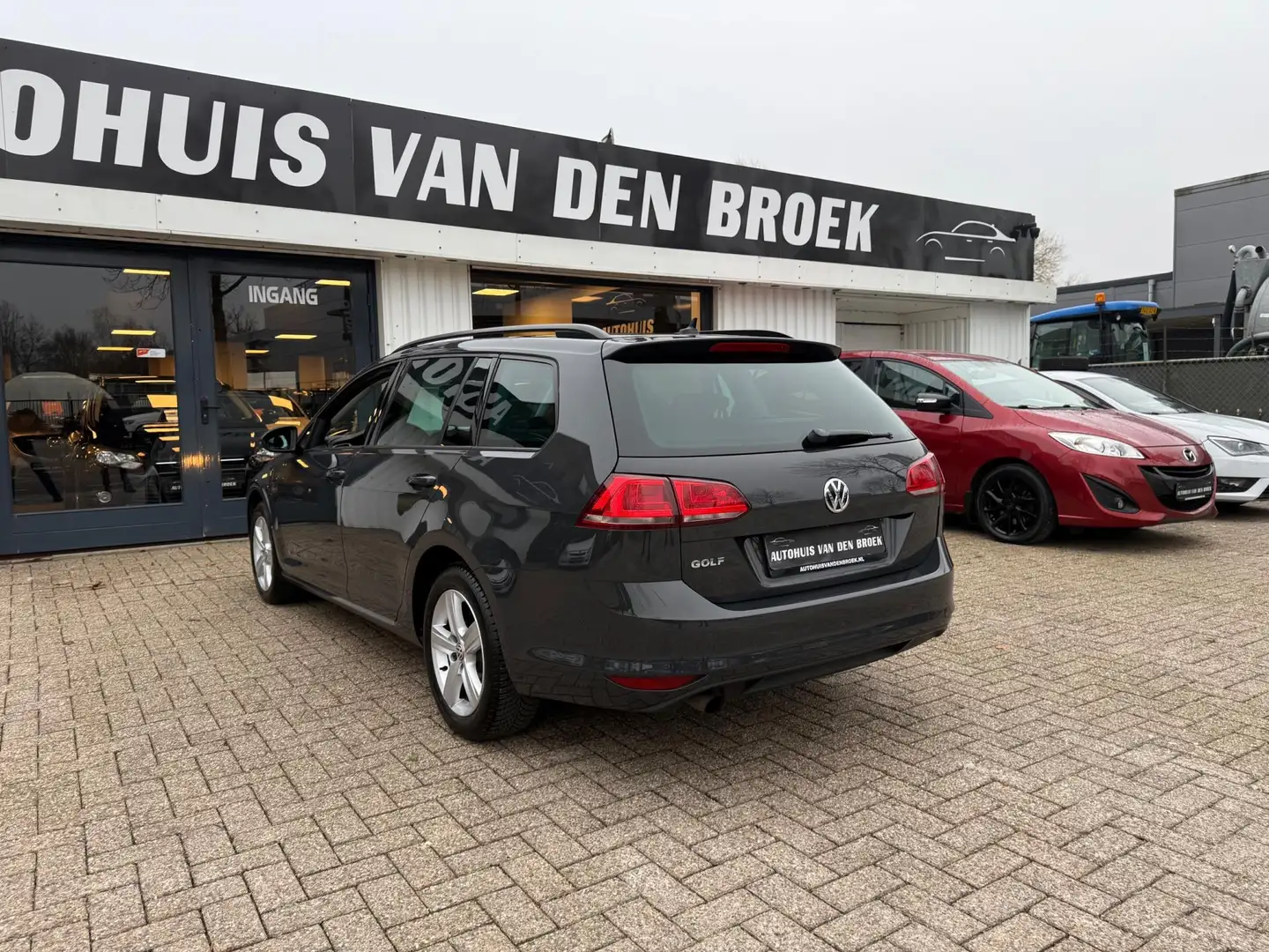 Volkswagen Golf Variant 1.2 TSI Highline 105Pk Navi Climate Ctr Pdc Stoelv Zwart - 2