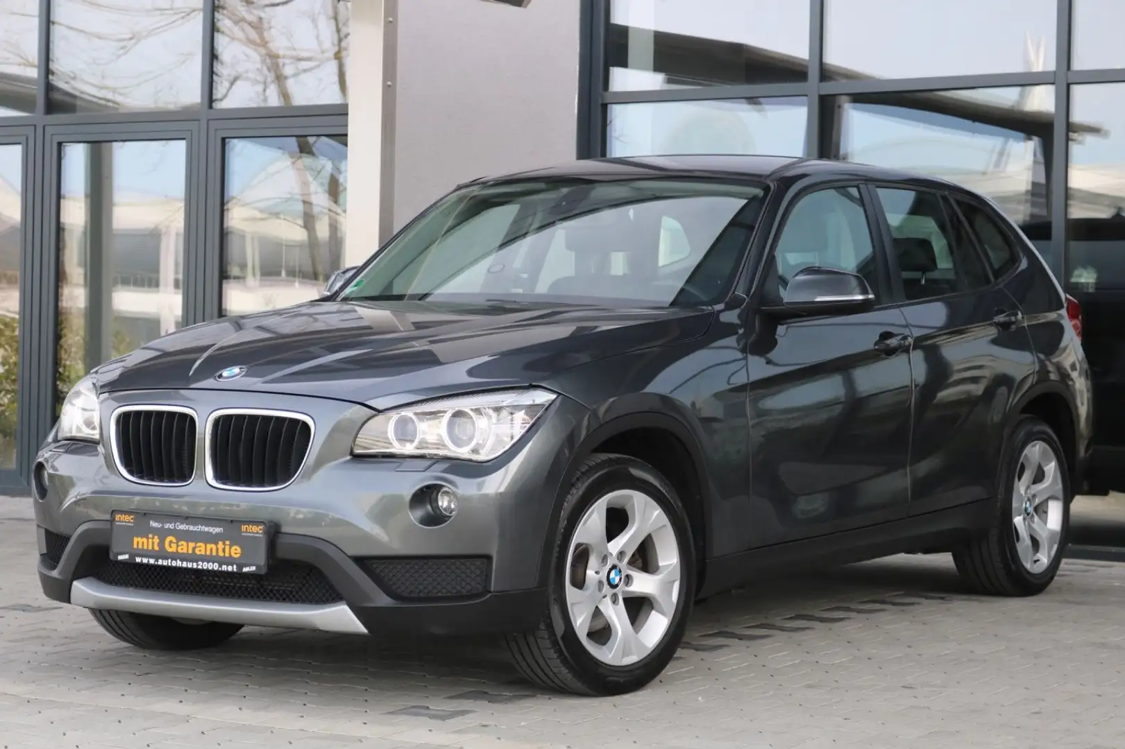 BMW X1 Baureihe X1 20 d xDrive/KAMERA/NAVI/AHK Grau - 1