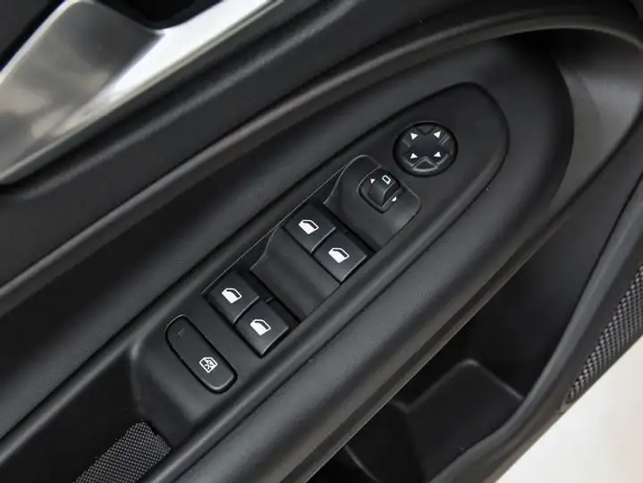 Jeep Avenger 2025, foto 13