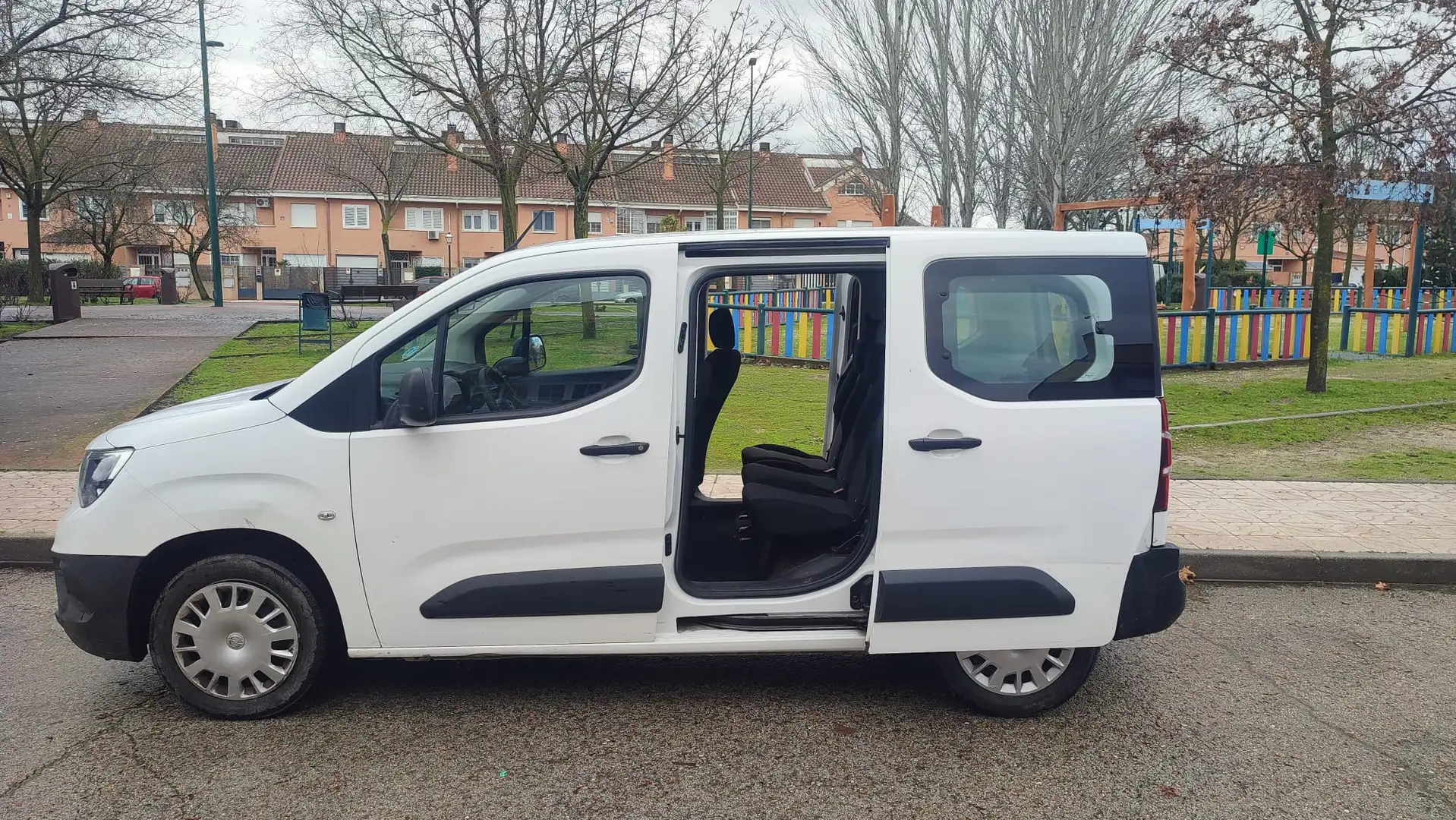 Opel Combo Life 1.5TD 102cv Edition 2 puertas laterales Blanco - 1