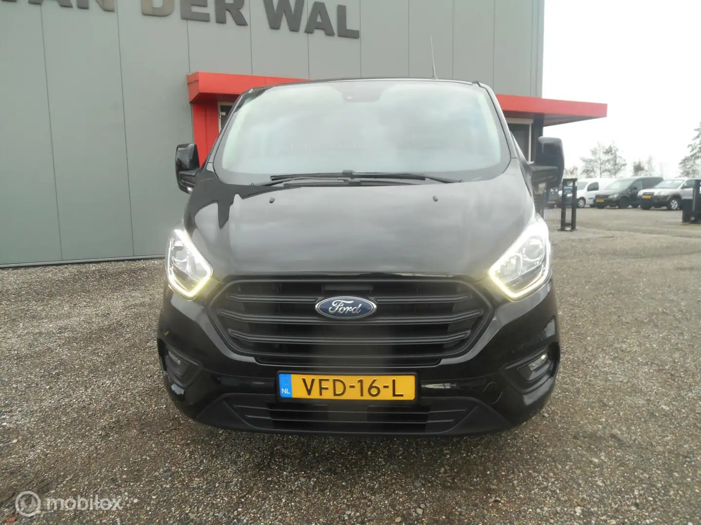 Ford Transit Custom 300 2.0 TDCI L1H1 Trend Negro - 2