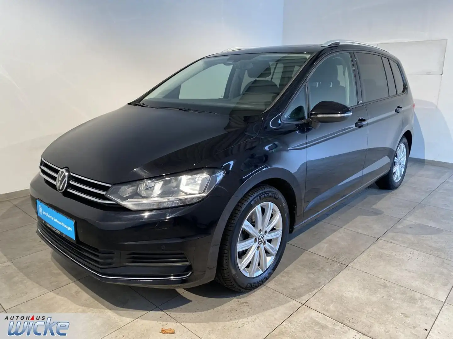 Volkswagen Touran 2.0 TDI United NAVI KLIMA PANO LED AHK PDC Schwarz - 2