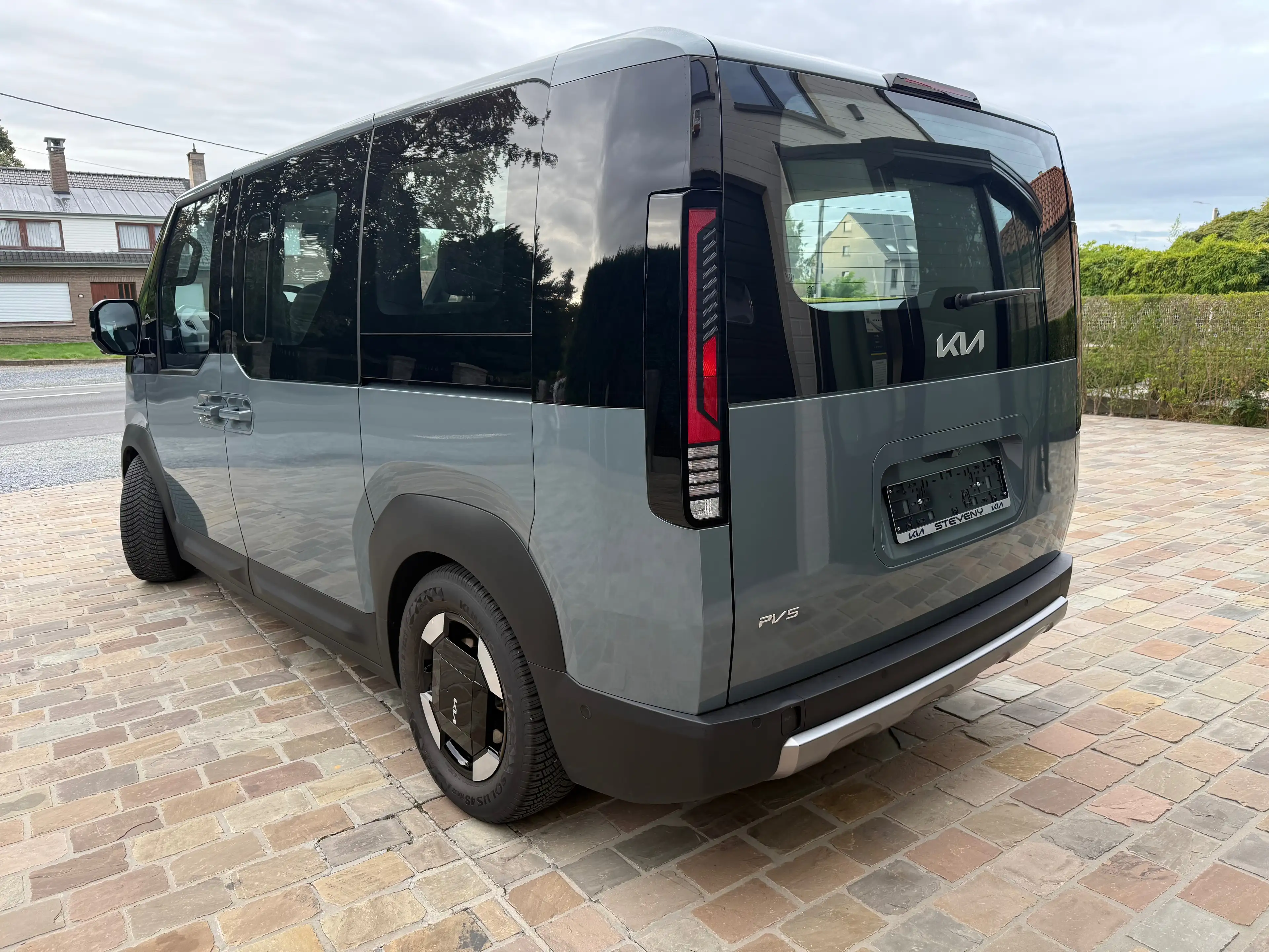 Kia PV5 Passenger PV5 71.2 kWh Elite Elite — photo 3