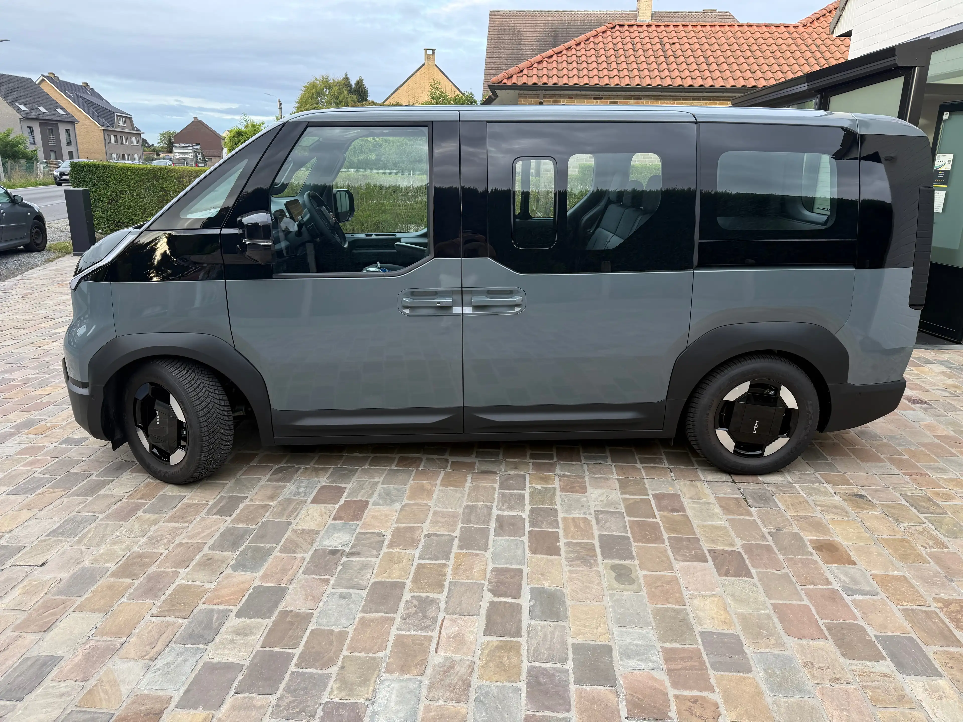 Kia PV5 Passenger PV5 71.2 kWh Elite Elite — photo 2