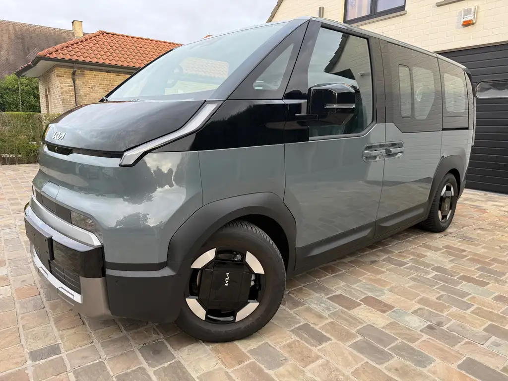 KIA PV5 Passenger 2026 из Европы — купить под ключ