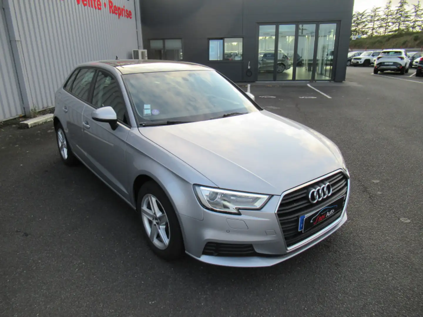 Audi A3 1.0 TFSI 115CH BUSINESS LINE S TRONIC 7 Gris - 2