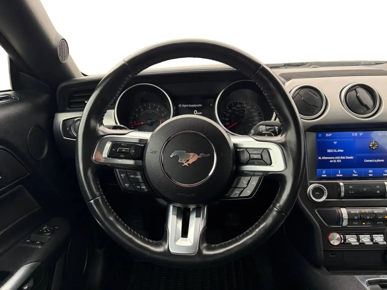 Ford Mustang photo Ford Mustang