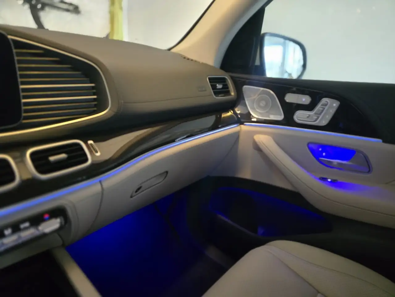 Mercedes-Benz GLE снимка Mercedes-Benz GLE