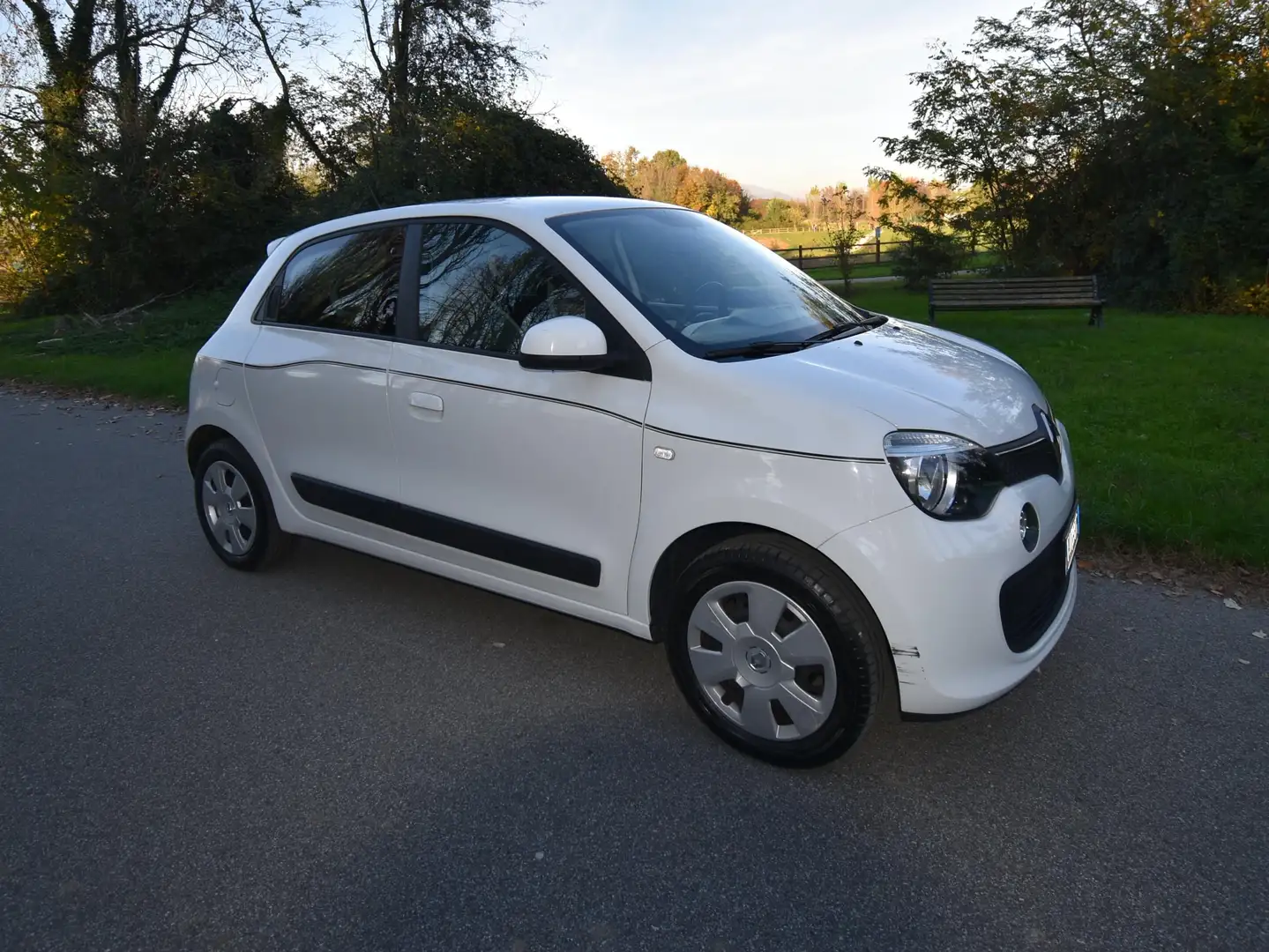 Renault Twingo Twingo III 2015 1.0 sce Life (wave) 69cv E6 Bianco - 1