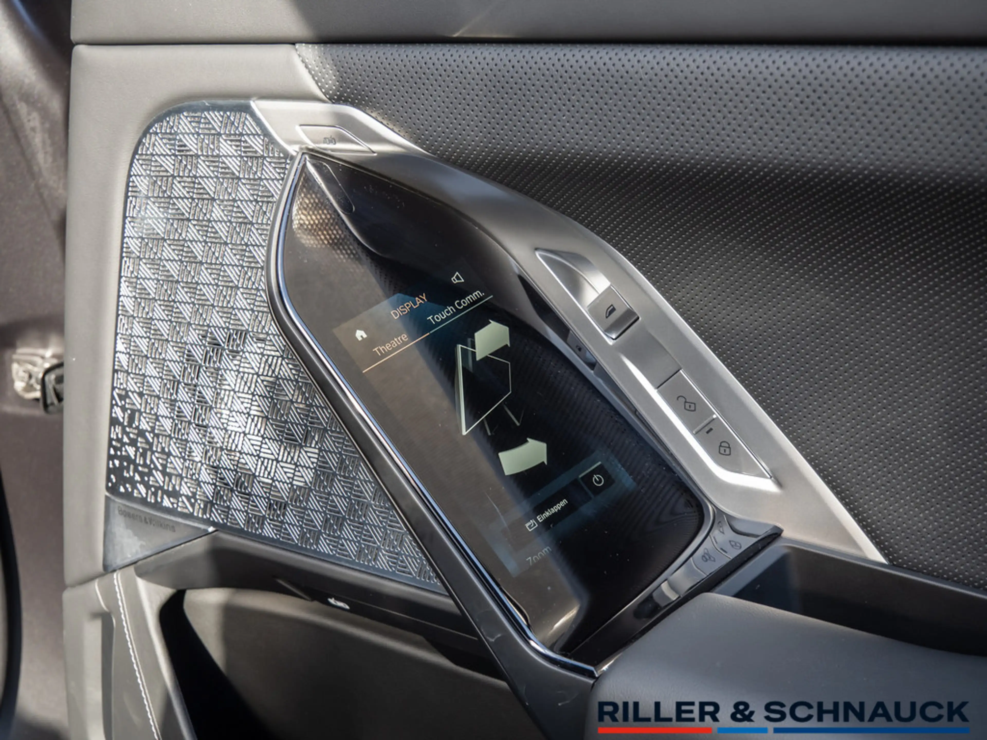 BMW 750 E XDRIVE — photo 11