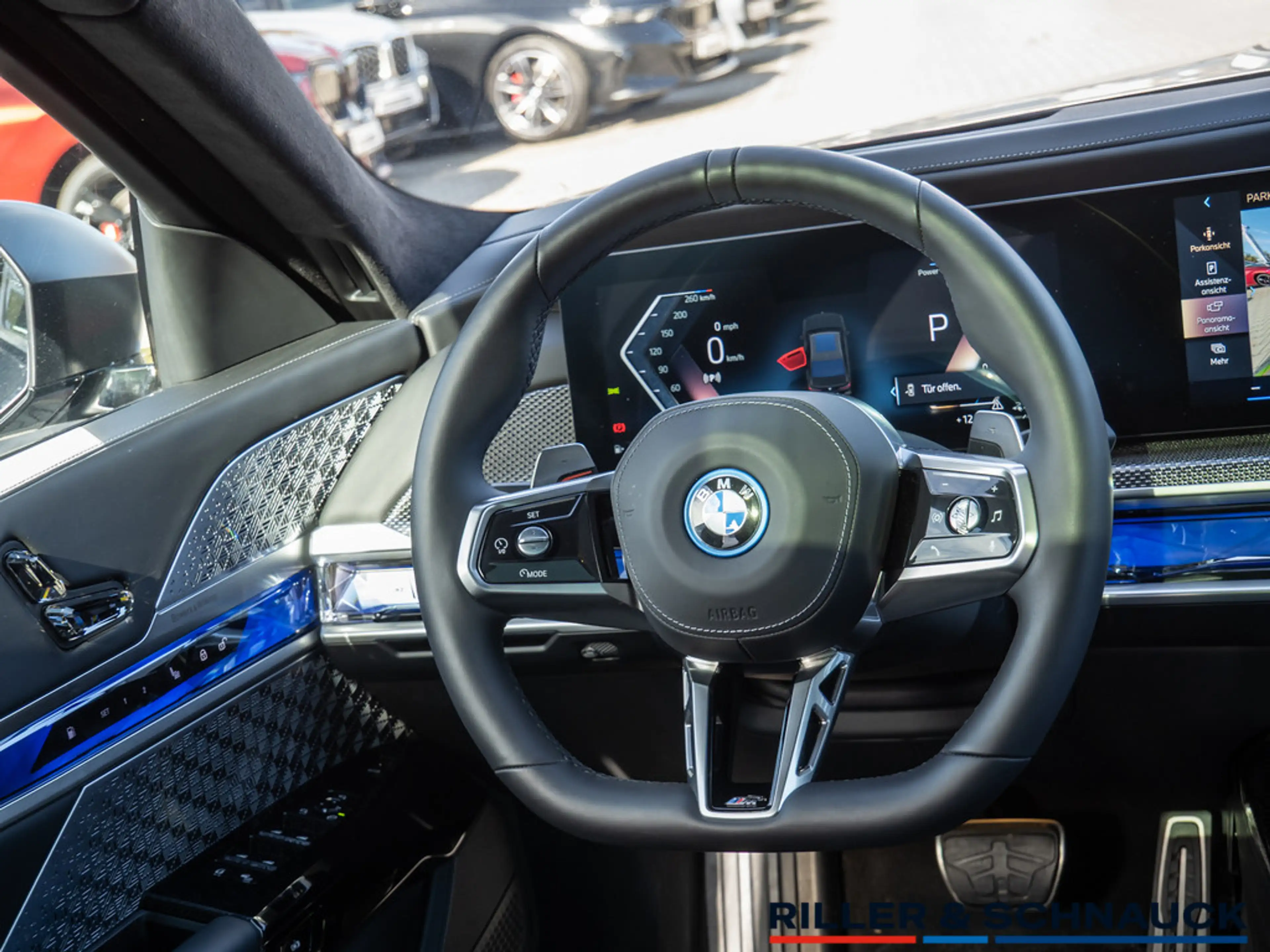 BMW 750 E XDRIVE — photo 13