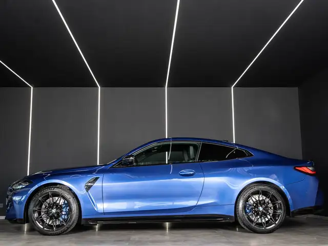 BMW M4 view 7