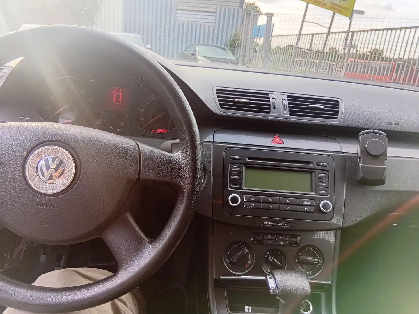 Volkswagen Passat 1.6 FSI Automatik - 1