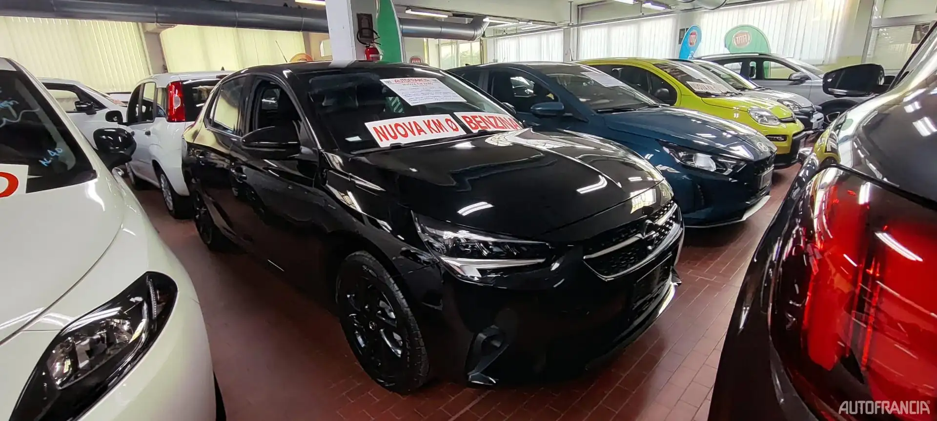 Opel Corsa CORSA - 1.2 75CV DESIGN TECH Noir - 2