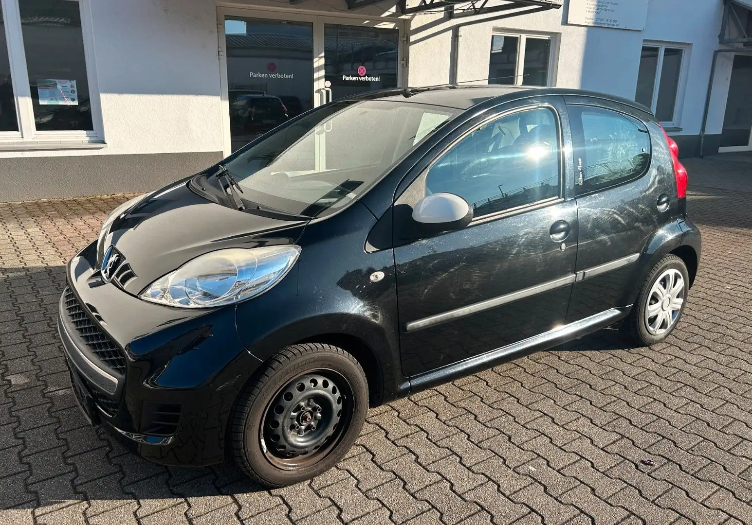 Peugeot 107 Urban Move Black - 1