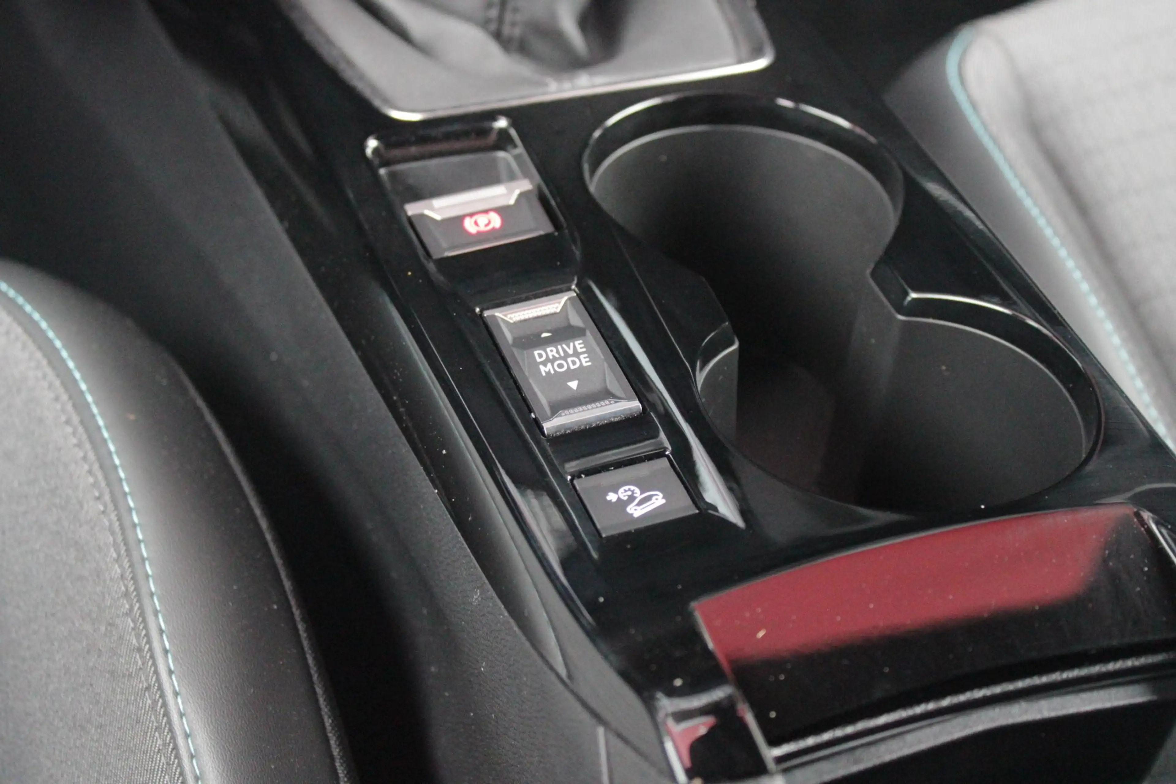 Peugeot 2008 1.2 100PK ALLURE PACK | AFNEEMBARE TREKHAAK | NAVI — photo 26