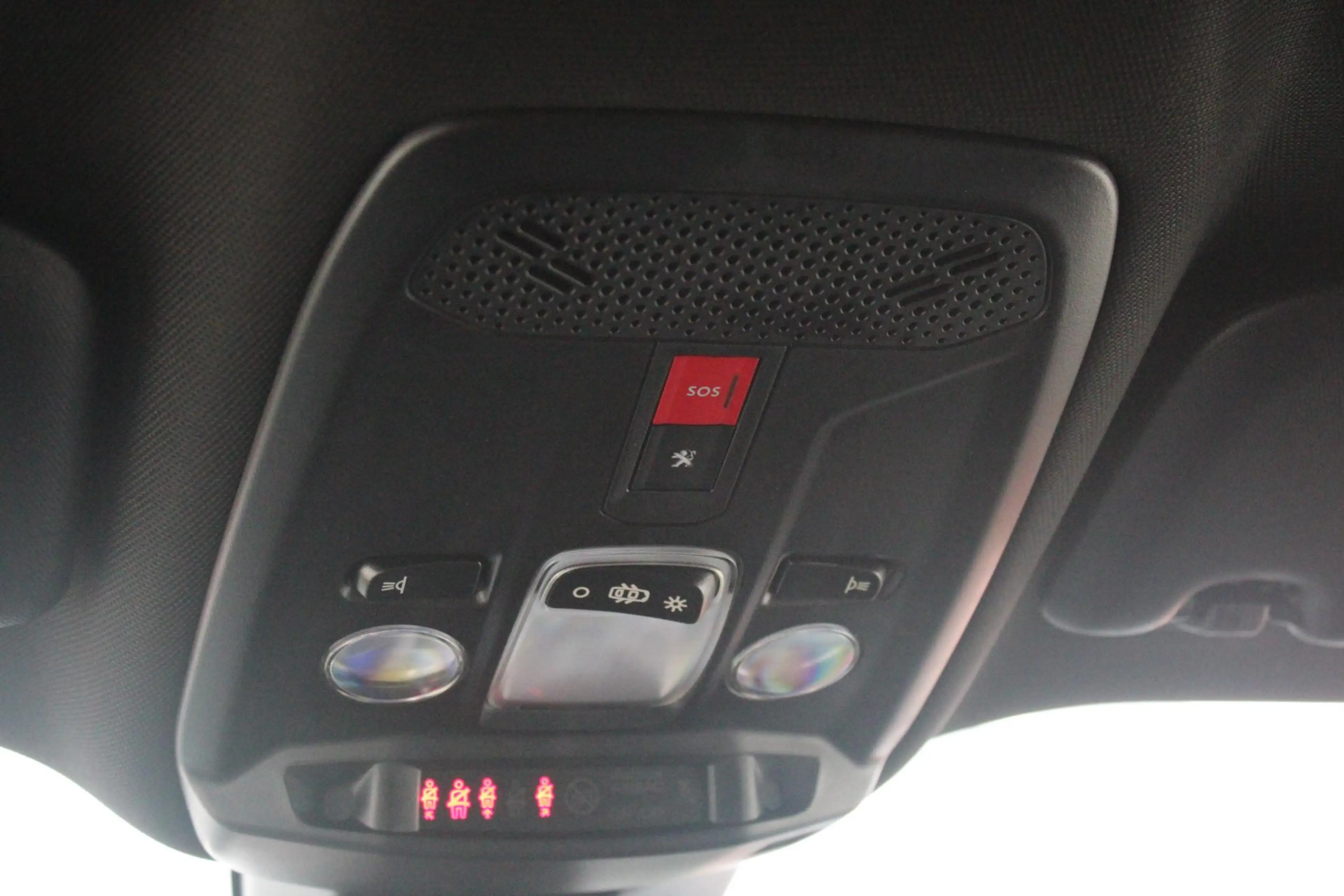 Peugeot 2008 1.2 100PK ALLURE PACK | AFNEEMBARE TREKHAAK | NAVI — photo 27