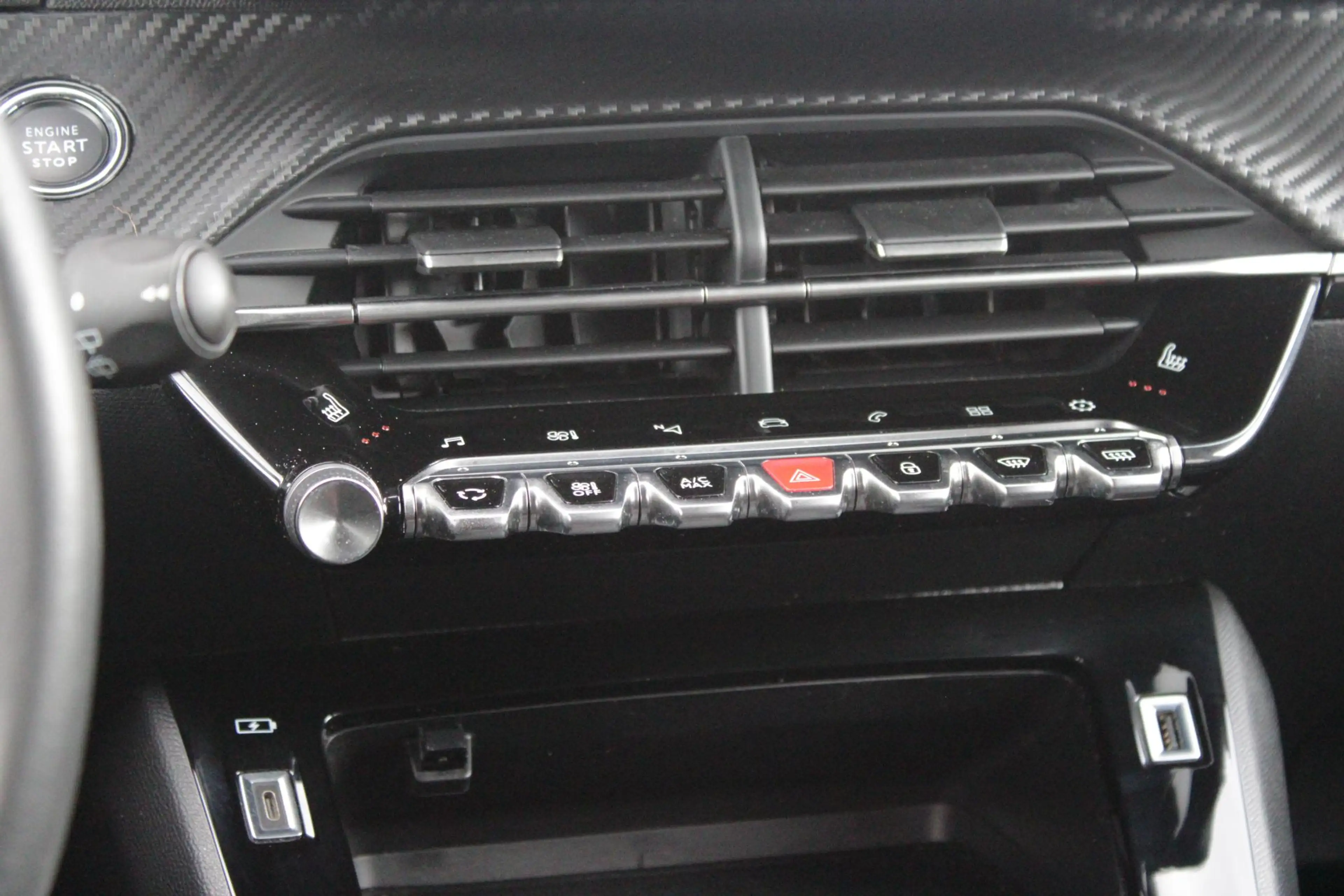 Peugeot 2008 1.2 100PK ALLURE PACK | AFNEEMBARE TREKHAAK | NAVI — photo 29