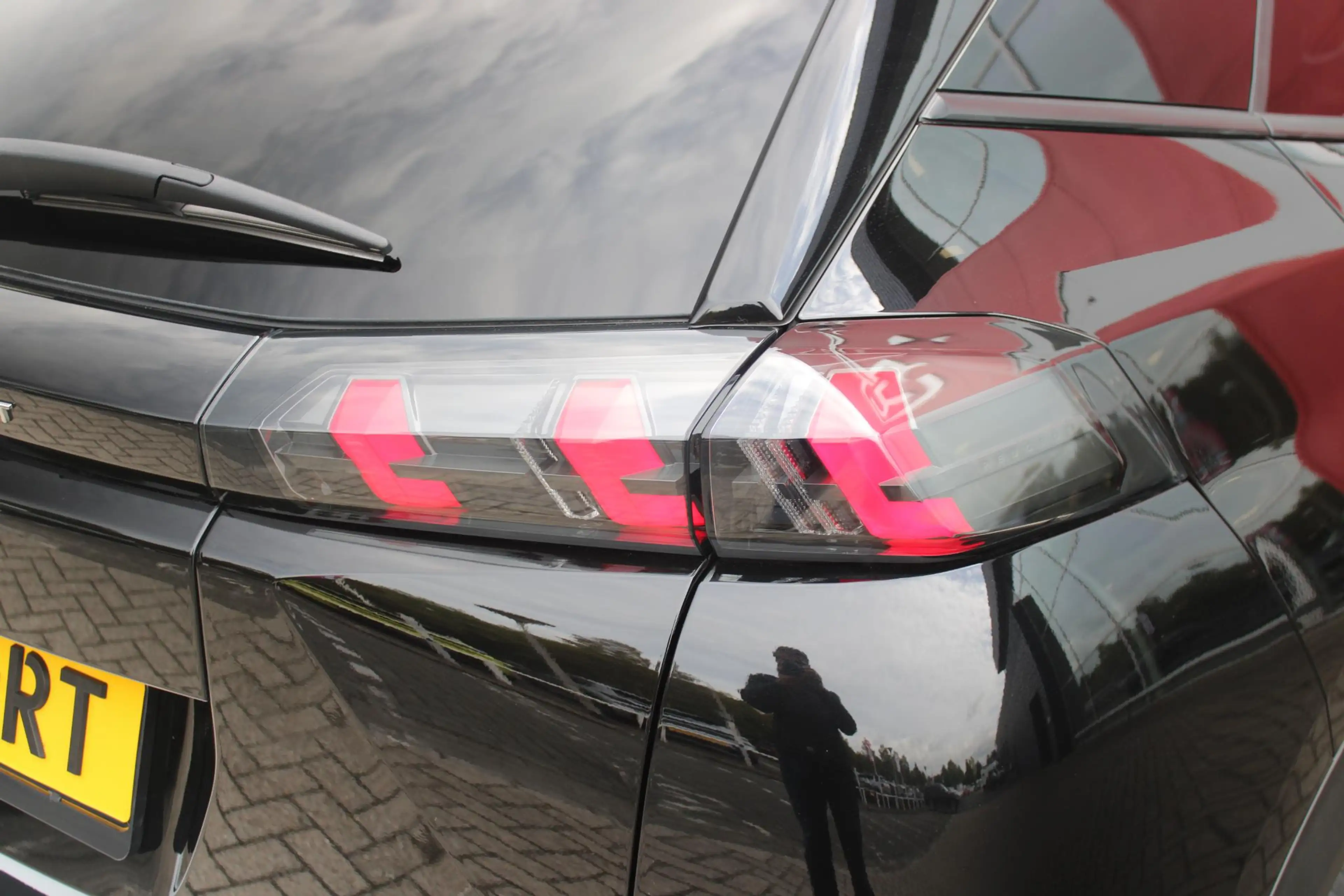 Peugeot 2008 1.2 100PK ALLURE PACK | AFNEEMBARE TREKHAAK | NAVI — photo 42