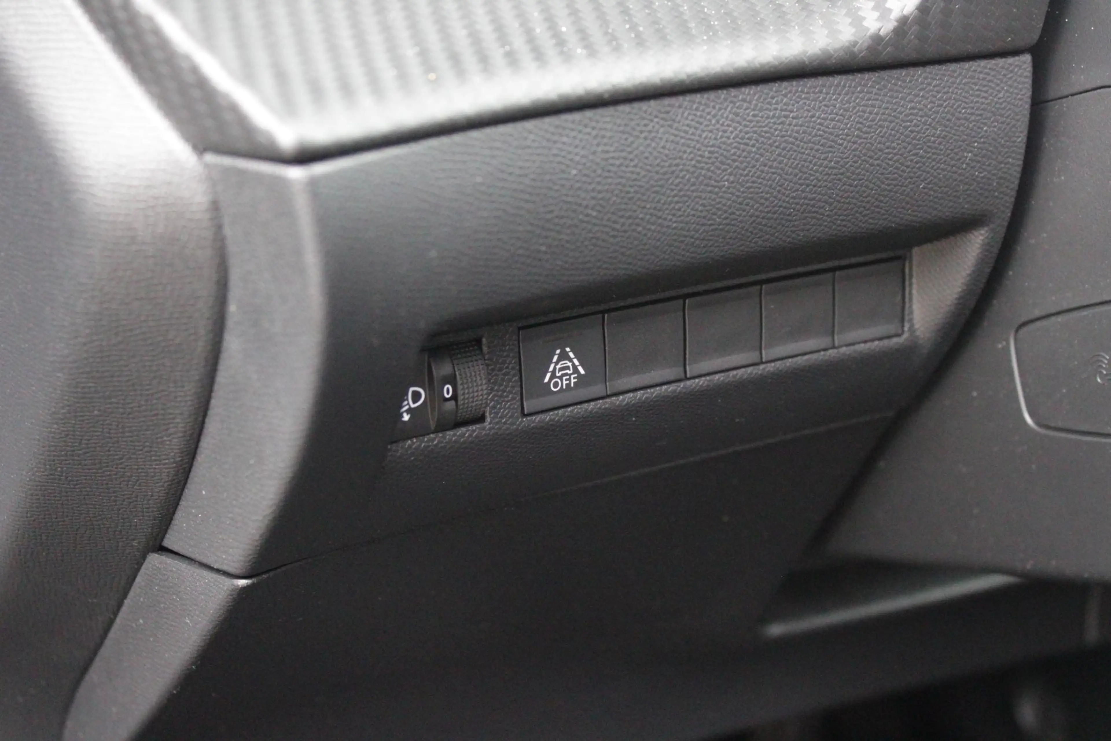 Peugeot 2008 1.2 100PK ALLURE PACK | AFNEEMBARE TREKHAAK | NAVI — photo 32