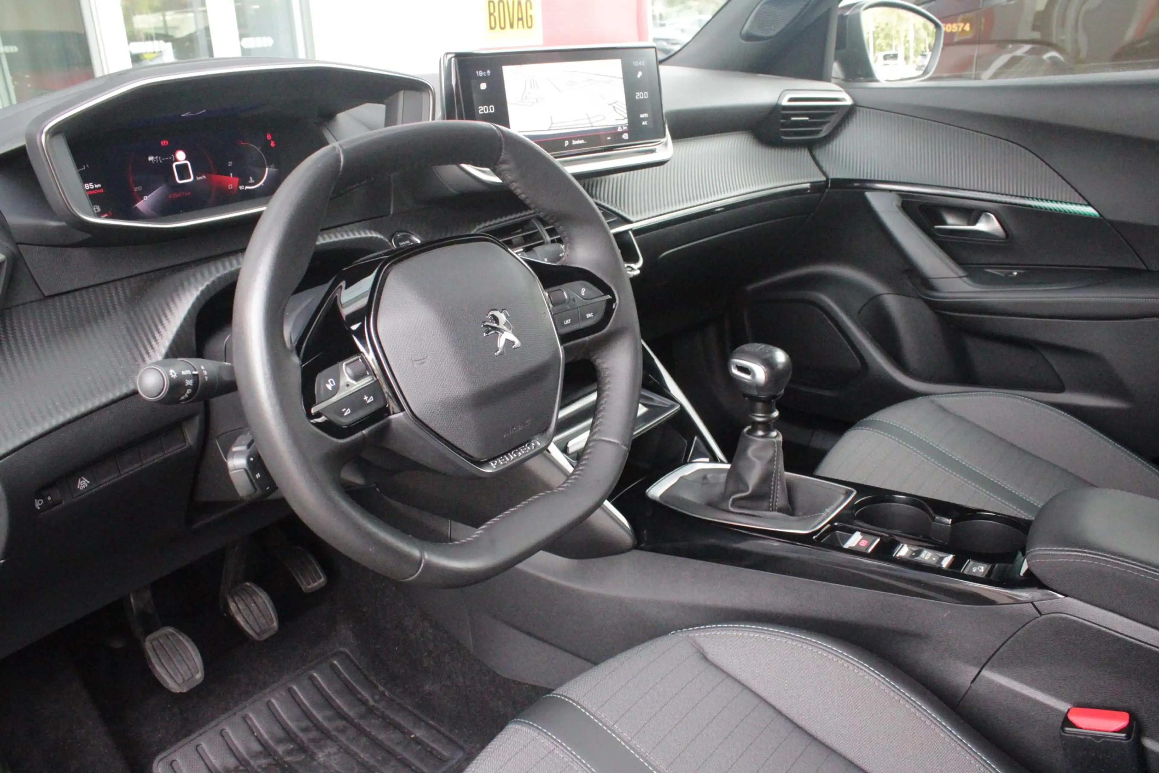 Peugeot 2008 1.2 100PK ALLURE PACK | AFNEEMBARE TREKHAAK | NAVI — photo 6
