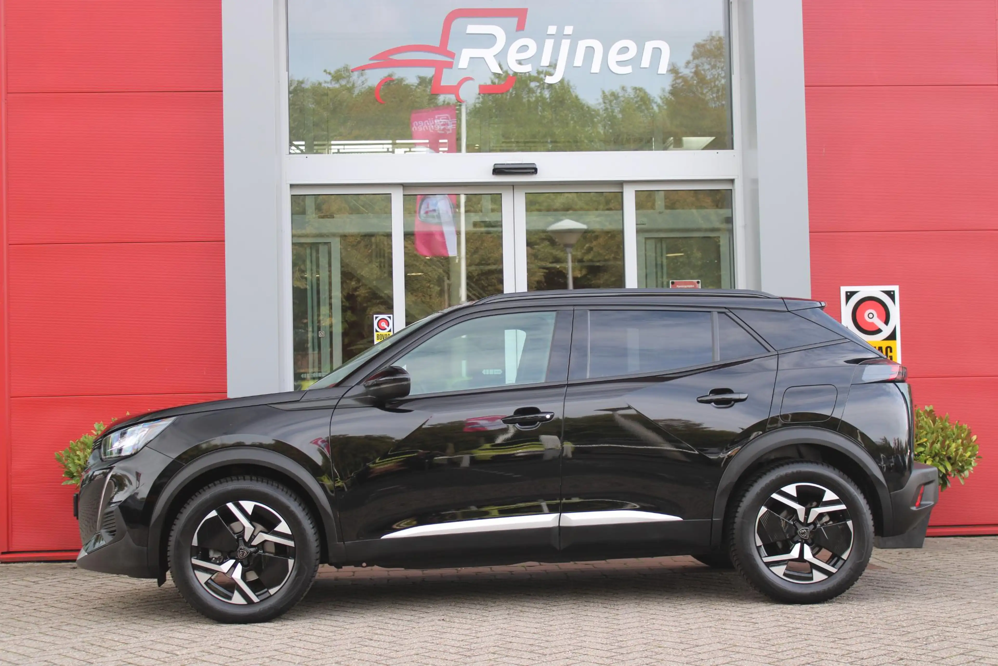 Peugeot 2008 1.2 100PK ALLURE PACK | AFNEEMBARE TREKHAAK | NAVI — photo 3