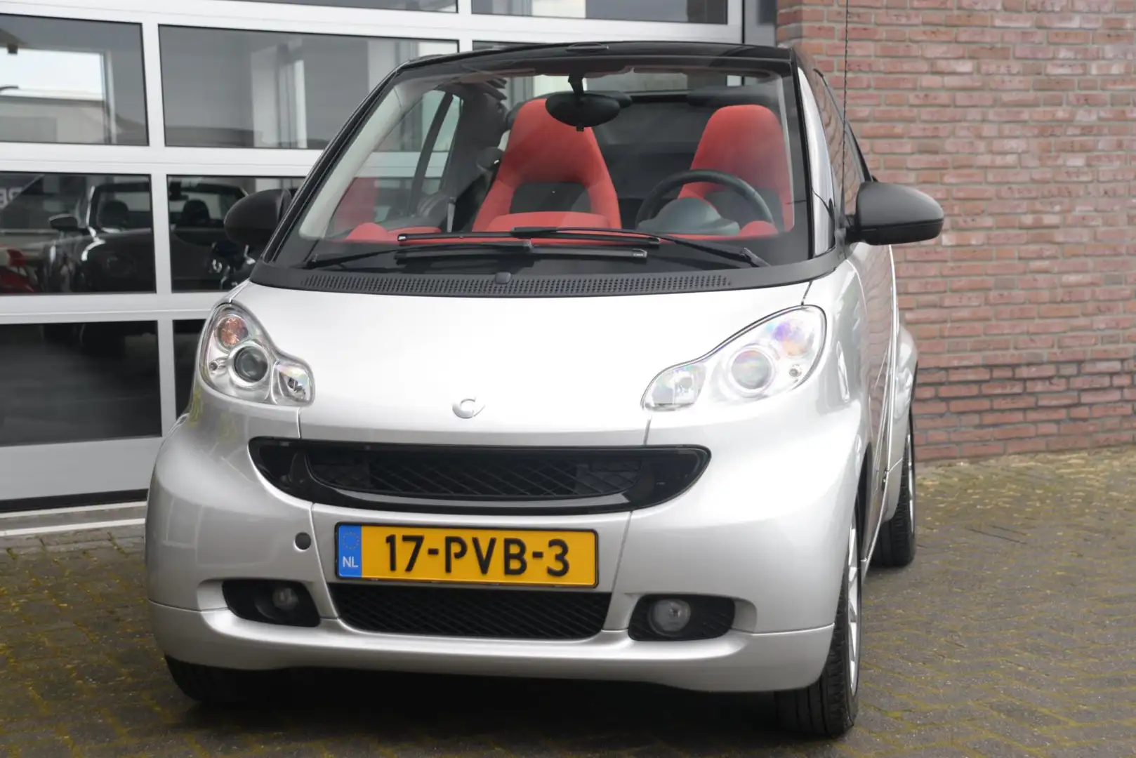 smart forTwo cabrio 1.0 mhd Passion | Airco | Orig. NL | Zwart - 2