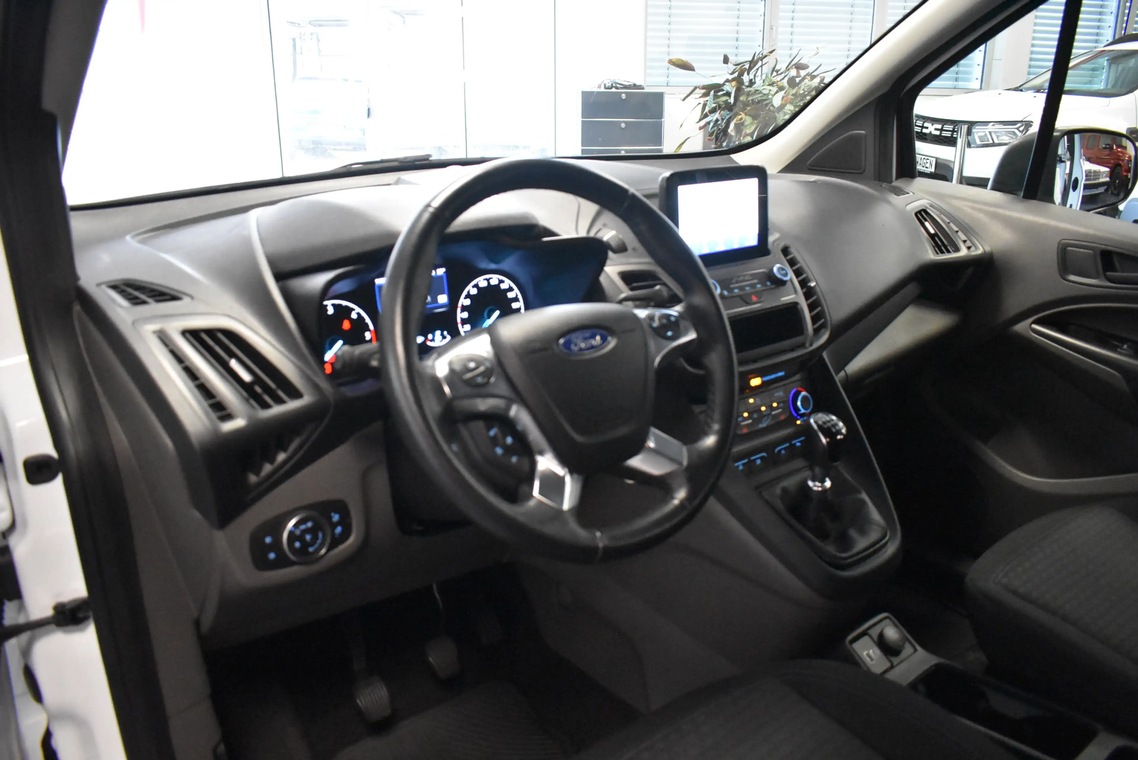 Ford Transit Connect Kombi lang Trend 5-Sitze — photo 8