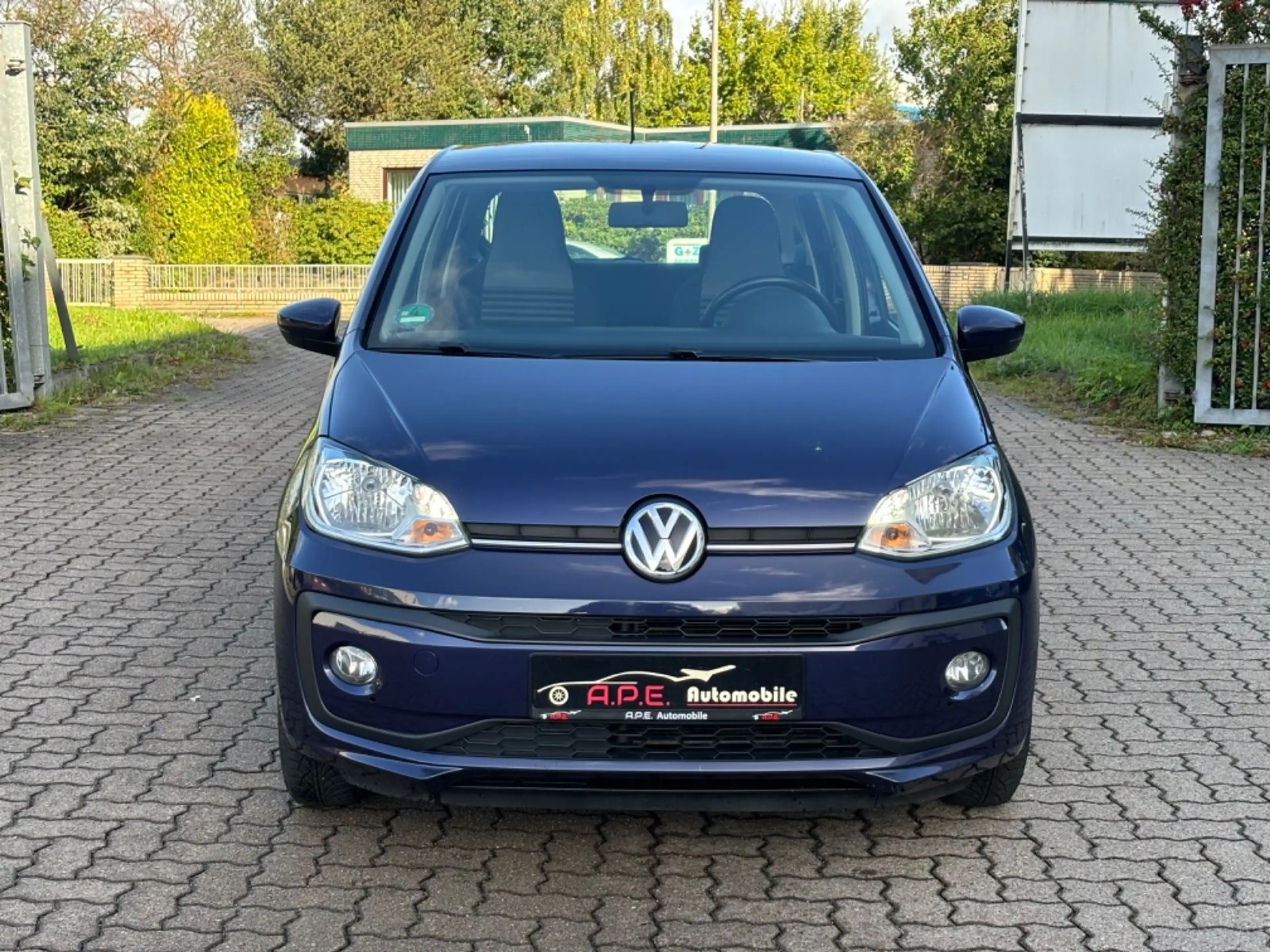 Volkswagen up! BMT Automatik Sitzhzg TÜV NEU — photo 2