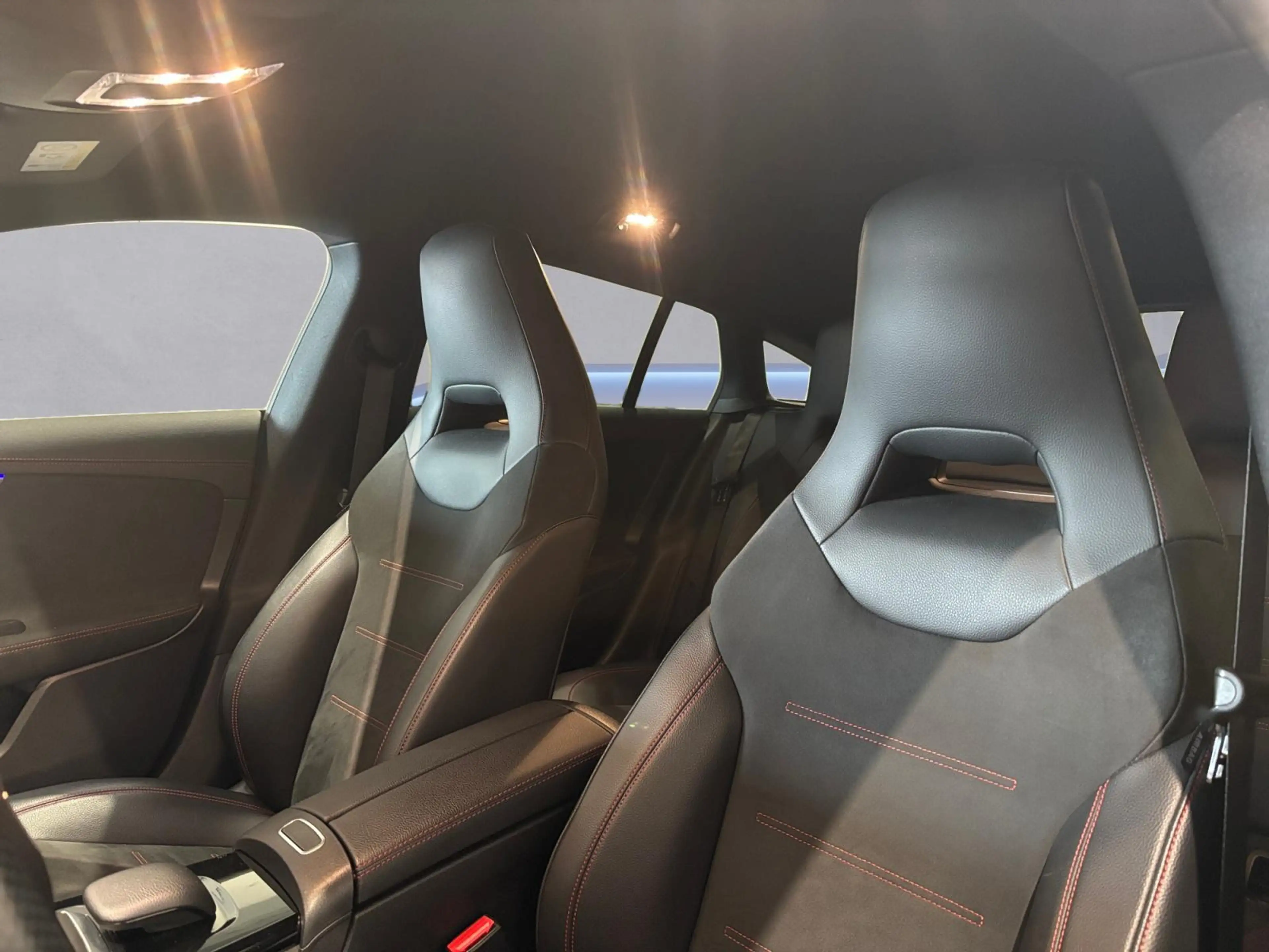 Mercedes-Benz CLA 200 Shooting Brake d AMG Line — photo 10
