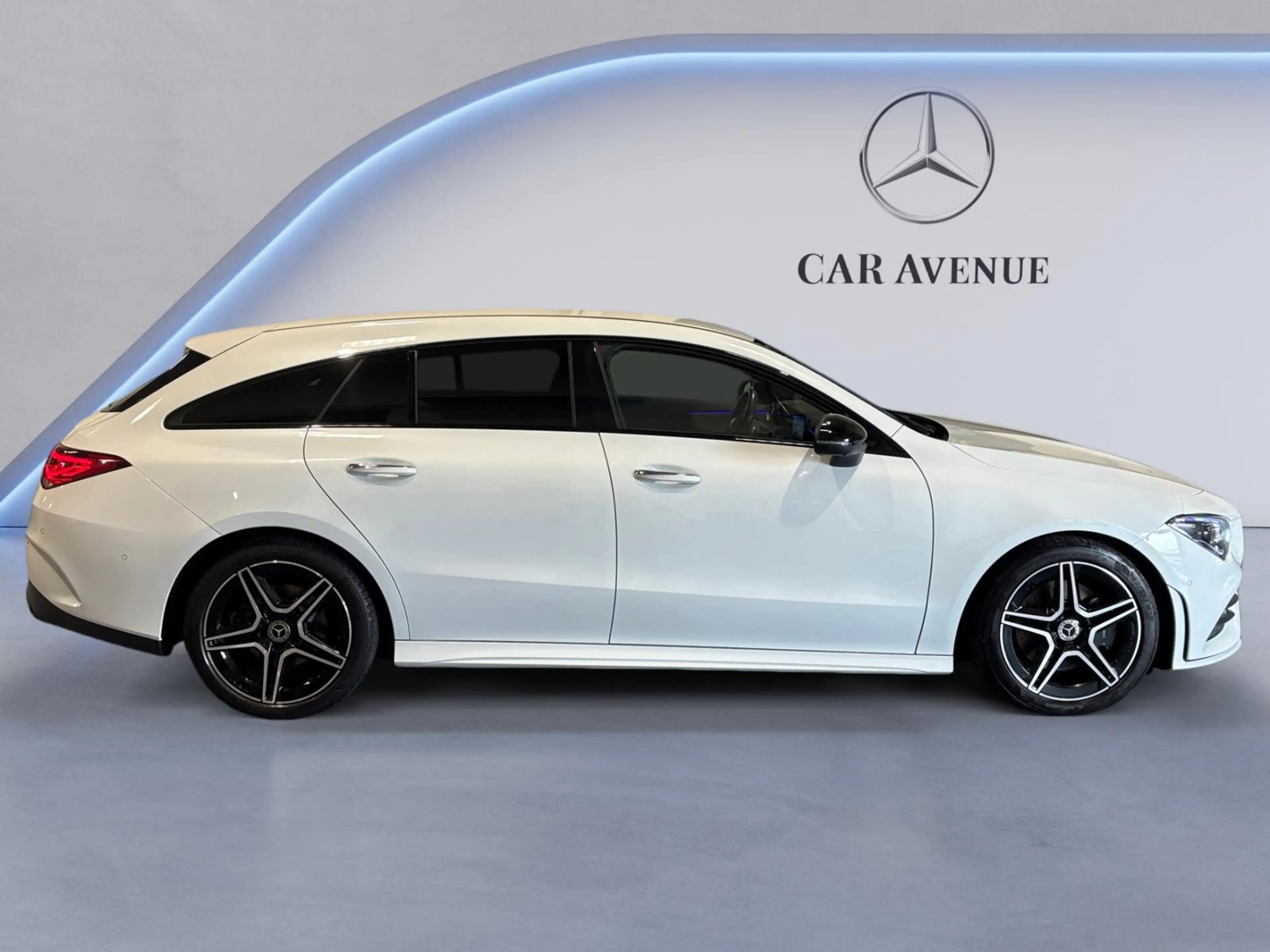 Mercedes-Benz CLA 200 Shooting Brake d AMG Line — photo 4