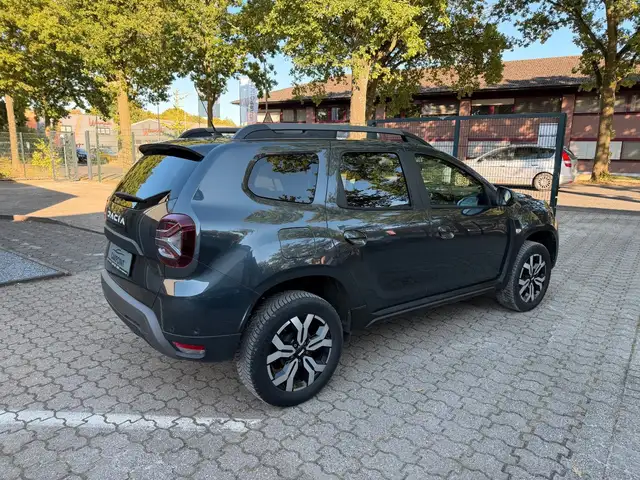 Dacia Duster view 5