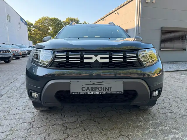 Dacia Duster view 8