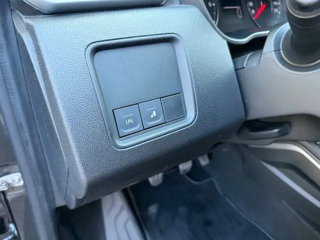 Dacia Duster view 14