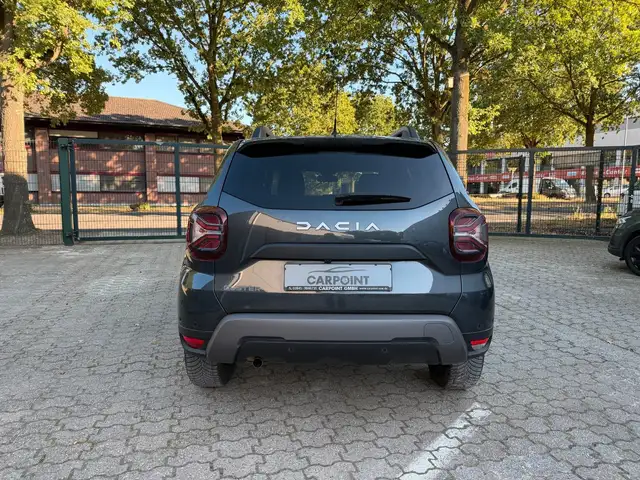 Dacia Duster view 4