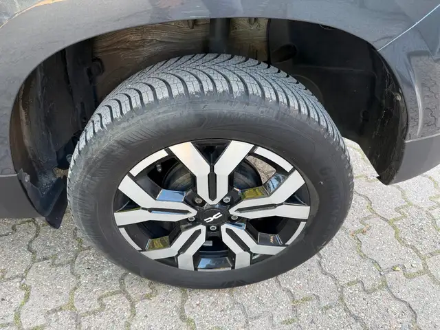 Dacia Duster view 9