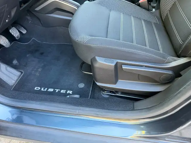 Dacia Duster view 11