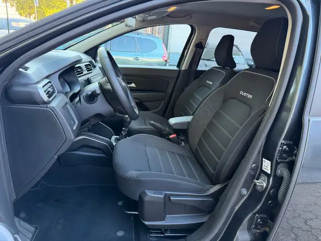 Dacia Duster view 13