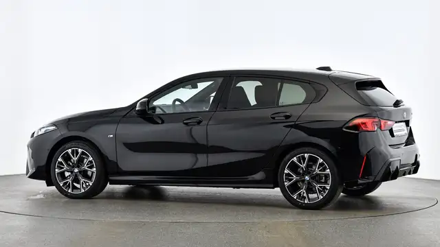 BMW 1 Series view 3
