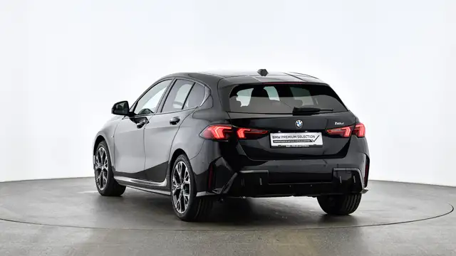 BMW 1 Series view 2