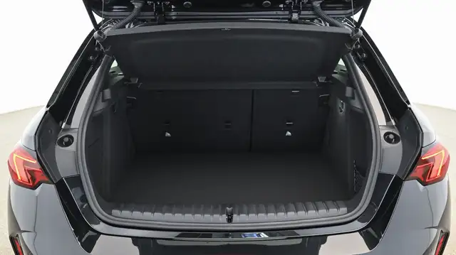 BMW 1 Series view 6