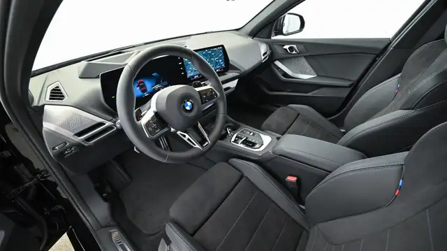 BMW 1 Series view 11