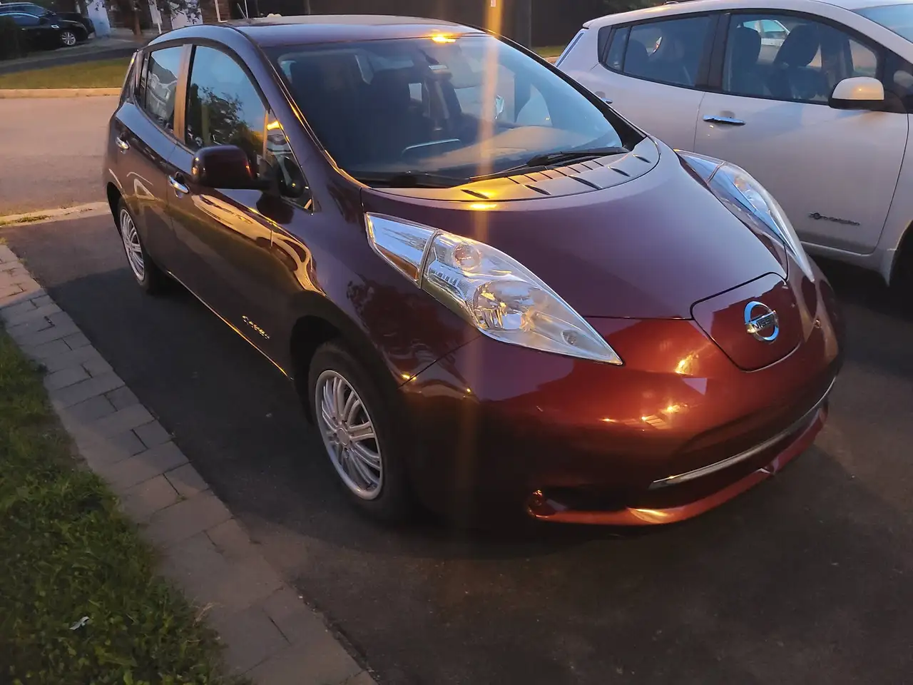 Nissan Leaf photo Nissan Leaf